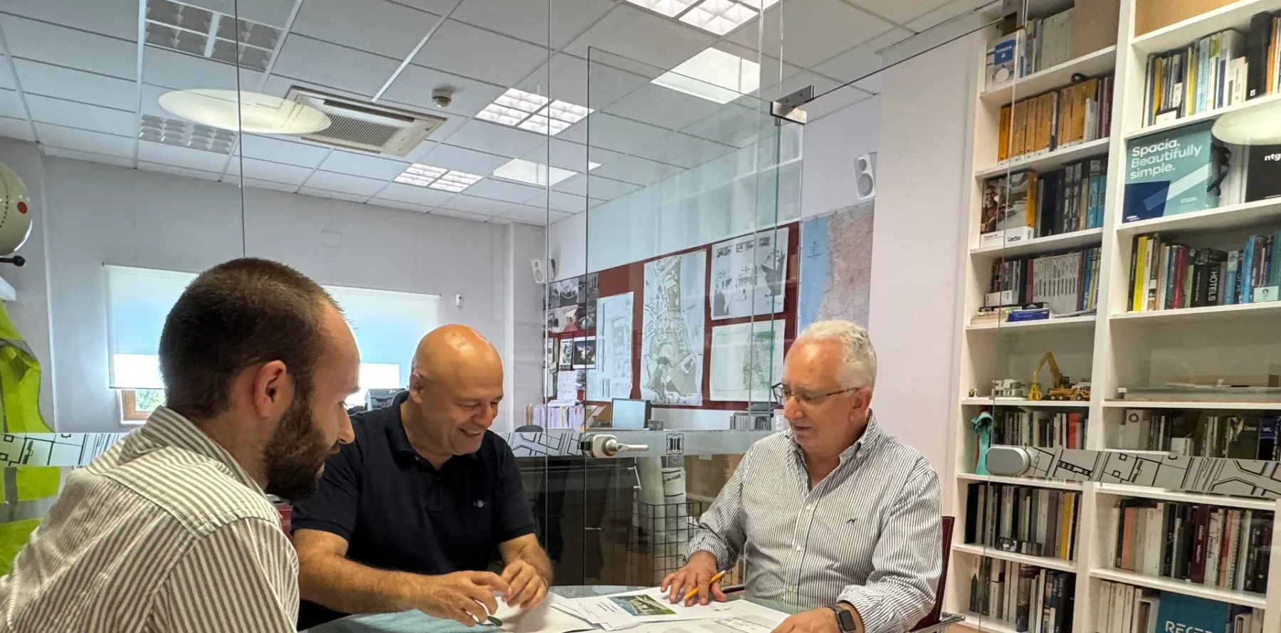 Equipa do Atelier Geometria em reunião de trabalho